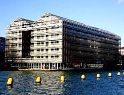 Hotel Holiday Inn Express Paris Canal De La Villette